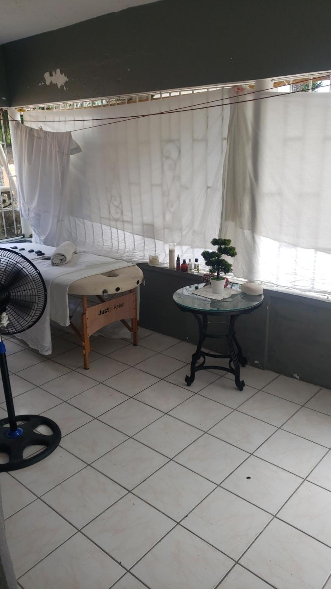 Colorful Private Room Oasis 蒙特哥贝 外观 照片